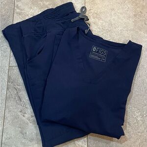 2XL FIGS scrub set